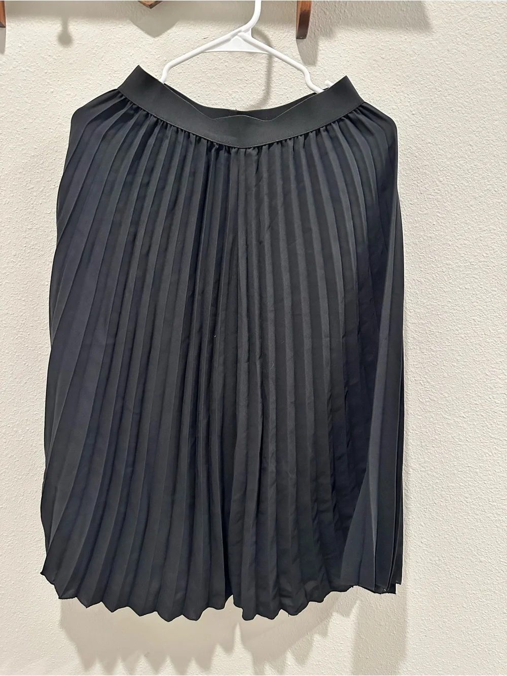 SHEIN Black Pleated Midi Skirt Size L Elastic Waist Classic